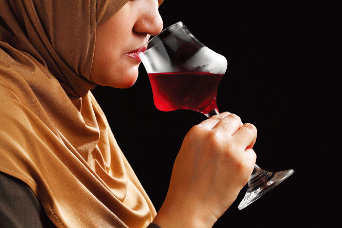 최초 서사시로 알려진 ‘길가메시 서사시’에는 인류 첫 주모인 ‘시두리’에 대한 얘기가 담겨 있다. [GETTYIMAGES]