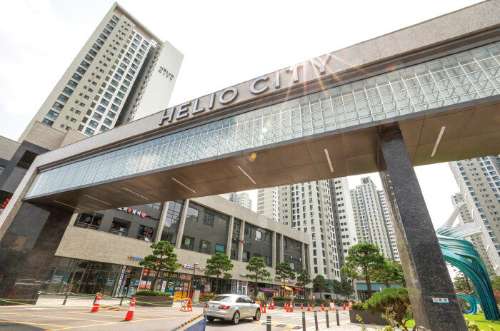 거래량 극소 시대에는 부동산 가격 상승을 이끌 서울 대단지 아파트를 주목해야 한다. 서울 송파구 헬리오시티 전경. [뉴스1]