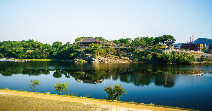 경남 진주 남강 오백리 물길을 따라 삼성가, LG가, 효성가 등 한국을 대표하는 재벌이 탄생했다. [GETTYIMAGES]