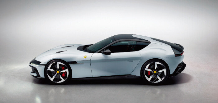 12기통 엔진의 유산을 잇는 페라리 12실린드리 모델. [FMK 제공]