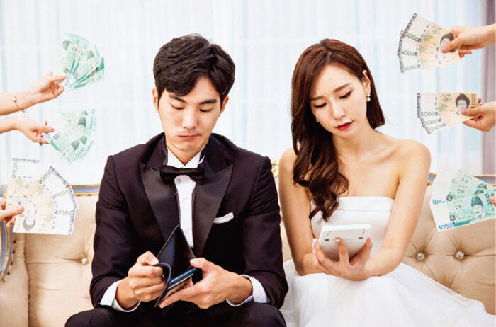드레스 피팅비, 사진 파일 구입비, 얼리스타트비 등 각종 결혼 준비 비용에 예비부부들의 부담이 커지고 있다. [GettyImages]