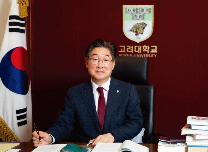 김동원 고려대학교 제21대 총장. [박해윤 기자]