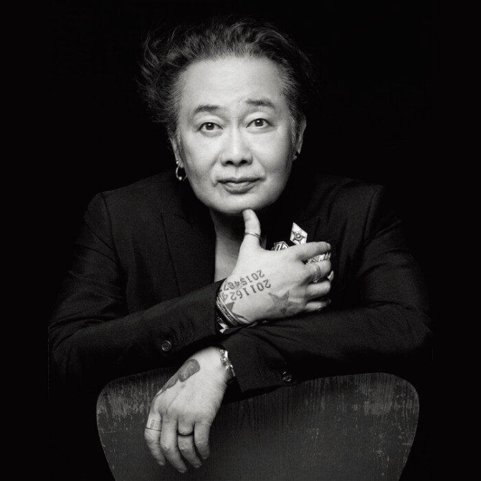 김중만 사진작가가 2022년 12월 31일 69세의 나이로 세상을 떠났다.