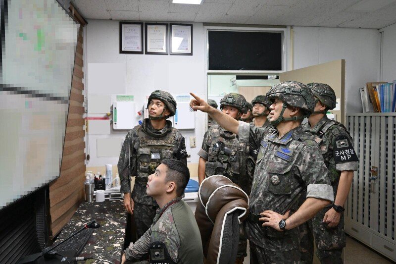 대북 메시지 중구난방…李 “북핵은 방어무기” 軍 “北이 적반하장”