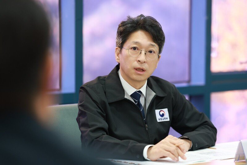 국토장관 “월세 걱정 무겁게 듣고 있어…근본 해법은 공급”