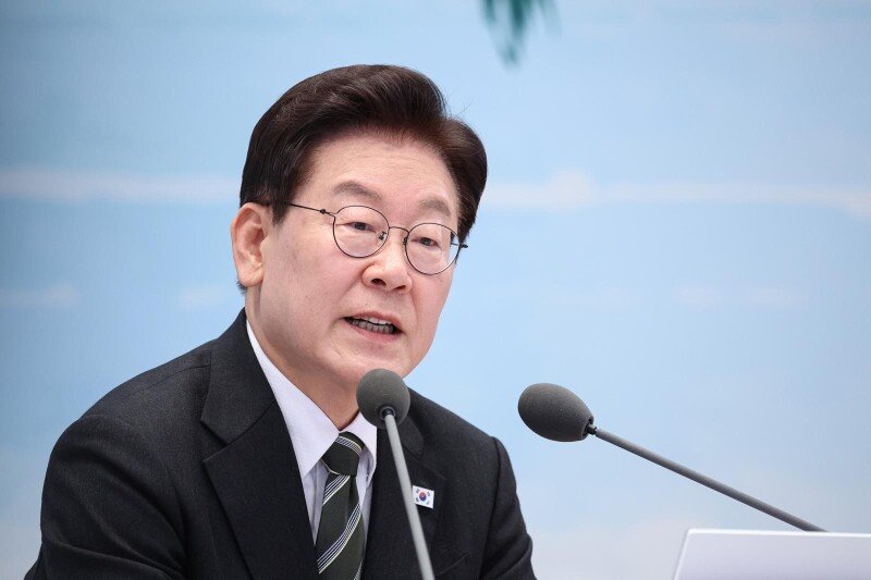 李 “민생 회복 더뎌…재정 여력으로 지속 가능 성장해야”