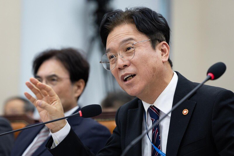 김영훈, 메가특구 52시간 예외에 “사회적 대화로 해법 찾아야”
