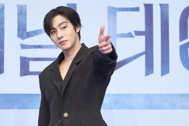 의사가운에서 조리복으로, 안효섭의 두 번째 ‘하얀 유니폼’