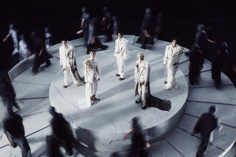장밋빛 아닌 현실 마주한 청춘…투모로우바이투게더의 단단한 러브송