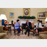 박근혜 대통령이 16일 오전 (한국시간 17일 새벽) 워싱턴 백악관에서 버락 오바마 미국 대통령과 정상회담을 갖고 있다. 청와대사진기자단