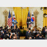 공동기자회견 박근혜 대통령이 16일 오후 (한국시간 17일 새벽) 워싱턴 백악관에서 버락 오바마 미국 대통령과 공동기자회견을 하고 있다. 청와대사진기자단