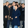 박근혜 대통령이 21일 오전 인천 송도에서 열린 삼성바이오로직스 제3공장 기공식장에 입장하고 있다. 청와대사진기자단