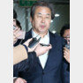 새누리당 김무성 대표가 25일 비공개 최고위회의를 하기 위해 서울 여의도 당사로 들어가고있다. 전영한 기자 scoopjyh@donga.com