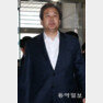 새누리당 김무성 대표가 25일 비공개 최고위회의를 하기 위해 서울 여의도 당사로 들어가고있다. 전영한 기자 scoopjyh@donga.com