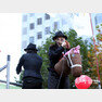 시민들 
박근혜 대통령-최순실 게이트를 규탄하는 집회가 전국적으로 열리고 있는 가운데 12일 오후 5시경 서울 광화문 사거리 종로 방향 도로에서  연극인들이 풍자극을 펼치고 있다.