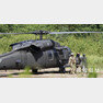 북한이 탄도 미사일을 발사한 29일 오후 파주시 법원읍의 한 훈련장에 전개한 미육군의 UH-60헬기가 이륙하고 있다. ＜원대연기자 yeon72@donga.com＞