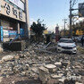 15일 오후 2시29분 경북 포항 북구 북쪽 6km 지역에서 발생한 규모 5.5 지진으로 북구 한 상가 외벽이 무너져 내렸다.