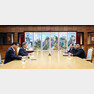 문재인 대통령과 김정은 국무위원장이 26일 오후 판문점 북측 통일각에서 정상회담을 하고 있다. 2018.5.26 청와대제공