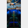 태양의서커스 쿠자 ‘밸런싱 온 체어’ 연습장면(위) 실제 공연장면 © News1