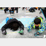 19일 오전 강원 화천군 2019화천산천어축제장 얼음 위에서 관광객들이 산천어 얼음낚시를 즐기고 있다.2019.1.19/뉴스1 © News1