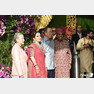 무케시 암바니 인도 릴라이언스 인더스트리 회장의 장남이 지난 9일 호화 결혼식을 올렸다. 사진은 결혼식에 참석한 반기문 전 유엔 사무총장의 모습. (이코노믹타임스) © 뉴스1