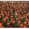 홍위병들이 소홍서를 들고 마오쩌둥에게 찬성을 표시하고 있다 - 바이두 갈무리