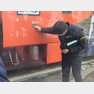 국민의당 선거유세차량 사망 사건을 수사 중인 경찰이 사고 버스에 연막탄을 피워 유독가스의 실내 유입 경로를 확인하고 있다. © 뉴스1