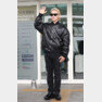 빅뱅(BIGBANG) 태양이 패션쇼 참석을 위해 17일 오전 인천국제공항에 도착해 프랑스 파리로 출국하기 전 인사를 하고 있다. ⓒ News1