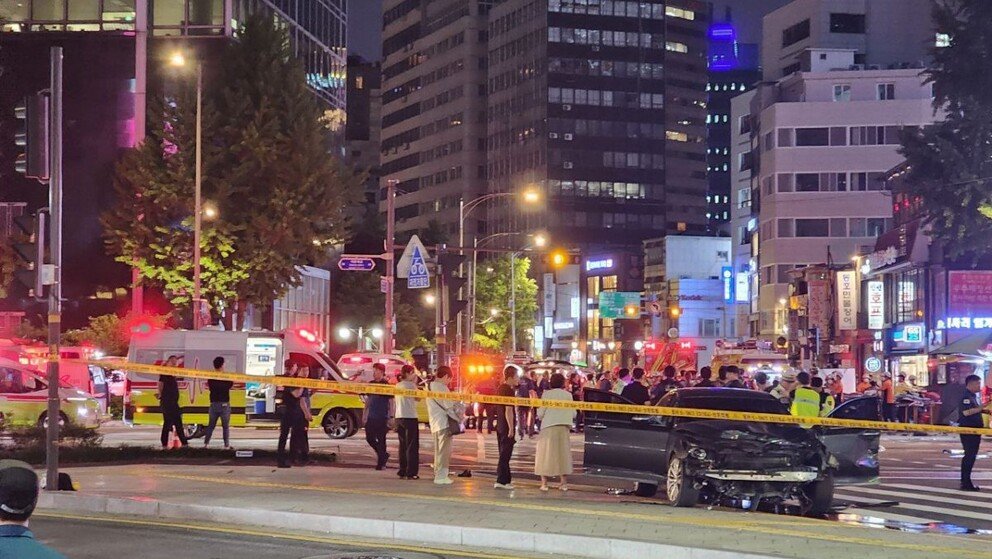 [속보]서울시청역 교차로서 대형 교통사고…9명 심정지