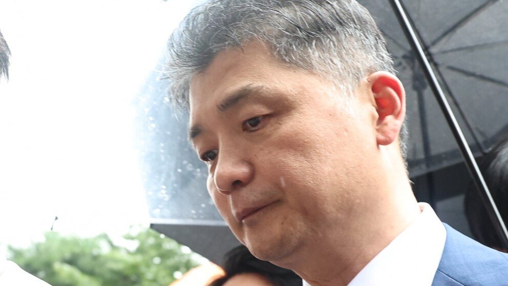 카카오 김범수 구속… 법원 “증거 인멸 및 도주 염려” 영장 발부