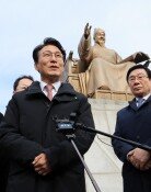 오세훈 때리는 김민석…종묘·한강버스 이어 광화문광장도 “이상하다”