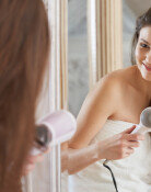 “머리 말릴 때 냉풍 1분”…결 살고, 드라이기 수명 늘리는 법 [알쓸톡]