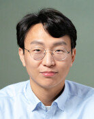 저속노화 홍보 제품 ‘정희원 삭제’…사생활 논란에 업체들 손절