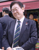 李대통령, 야쿠르트 사먹더니 “죽은 여동생도 야쿠르트 장사했다”