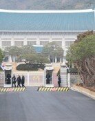 李, 오늘 청와대 첫 출근… ‘불법계엄’ 용산 시대 끝내고 靑 시대로