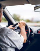 “운전대 놔야하나” 우울한 70대…가족의 깜짝 선물은?