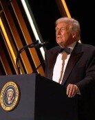 이름에 ‘트럼프’ 붙자…美오페라단, 케네디공연장 떠났다