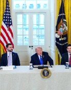 美, 마두로 체포 후 첫 베네수 원유 판매…5억 달러 규모