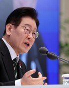 李 “용인 반도체 클러스터, 정부가 옮기라면 옮기나”