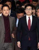 한동훈 제명 결정, 민주-국힘 지지층 모두 “잘했다” 더 많아