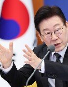 李 “담배처럼 ‘설탕세’ 거둬 지역·공공의료에 쓰자”