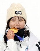 두번 넘어진뒤 완벽런…최가온, 韓설상 최초 금메달