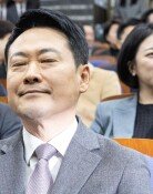 ‘절윤’ 공세 막은 국힘 ‘입틀막 의총’…당명개정-행정통합 얘기로 시간 끌어