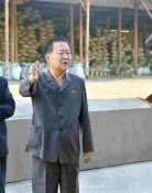 ‘부화방탕 대명사’ 북한 2인자 최룡해의 퇴장  [주성하의 ‘北토크’]