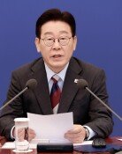 李 “주유소 휘발유 값 폭등…돈이 마귀라지만 너무 심해”