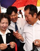 정청래 성남 모란시장 방문에…예정에 없던 김용 나타난 이유