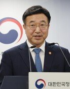 정부, 스벅 불매운동…행안장관 “많은 기관-국민 공감해달라”