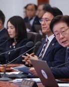 李, 검찰 수장에 “누구나 잘못할 수 있어…그러면 취소하는 것”