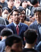 ‘잠실 개표소’ 27일만에 열렸다…국조특위 진입해 현장조사