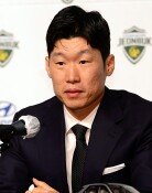 홍명보 미국 떠나고… 박지성이 韓축구 재건 맡는다